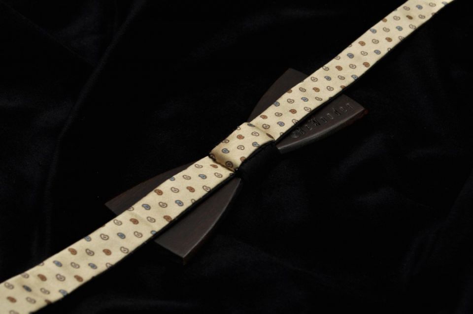 Holzfliege Taurum Seide handgemacht Holzfliege Taurum Seide handgemacht