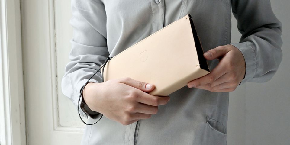 BeWooden - Damen Handtasche Clutch Rose