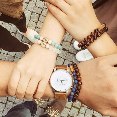 Perlenarmbänder und andere kleine Souvenirs für Freunde