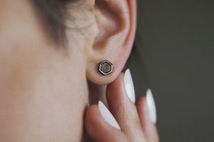 Metallohrringe Apis Nox Earrings Hexagon