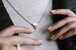 Halskette Red Necklace Triangle