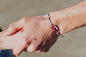 Armband Slowakische Republik mit Holzflagge