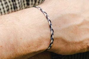 Strickarmband Apis