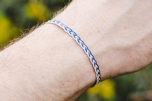 Strickarmband Blau