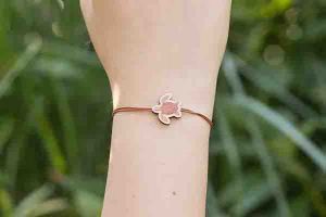 Holz-Armband mit Schnur – Schildkröte