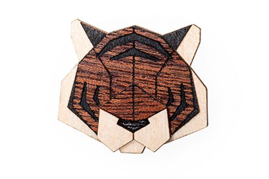 Holzbrosche Tiger Brooch