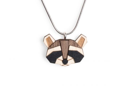 Holzanhänger Raccoon Pendant