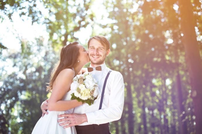 Holzfliege zur Hochzeit